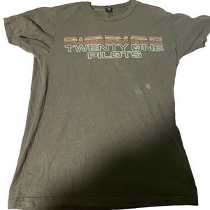 Hot Topic TØP shirt